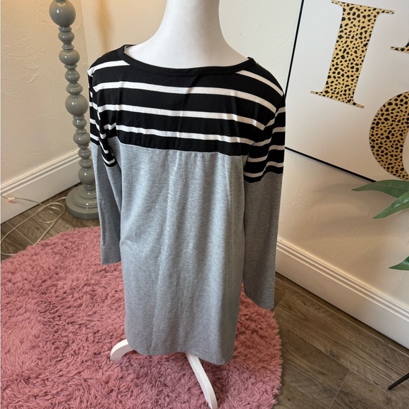 Chic Striped Pocket Dress - Picture 3 of 3